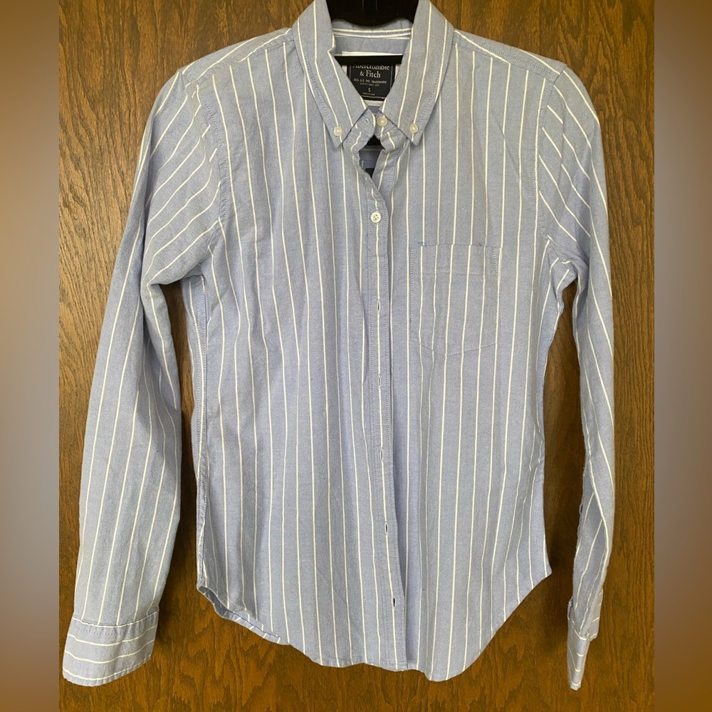 Abercrombie & Fitch womens button down S, NWT